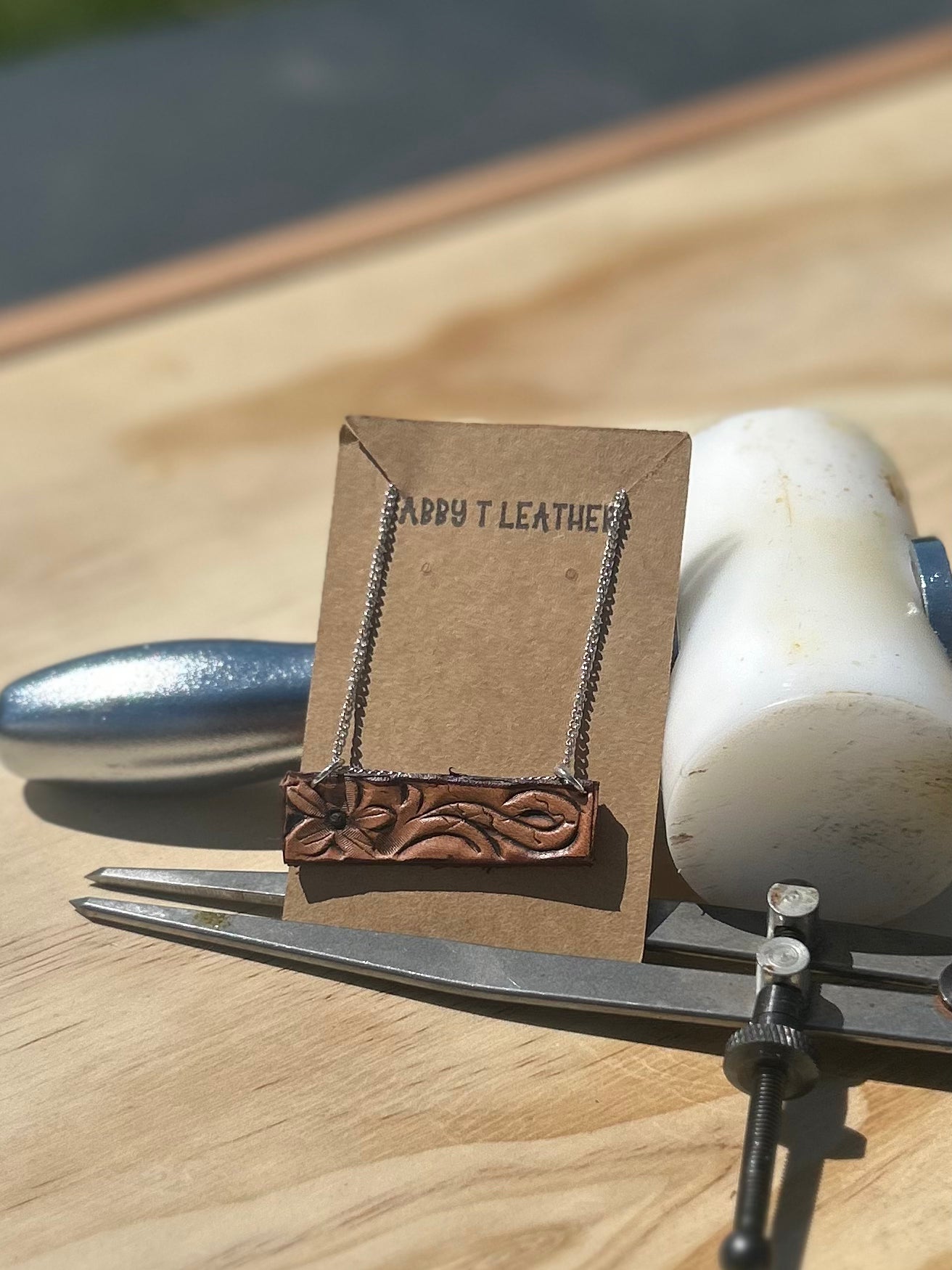 simple flower leather bar necklace