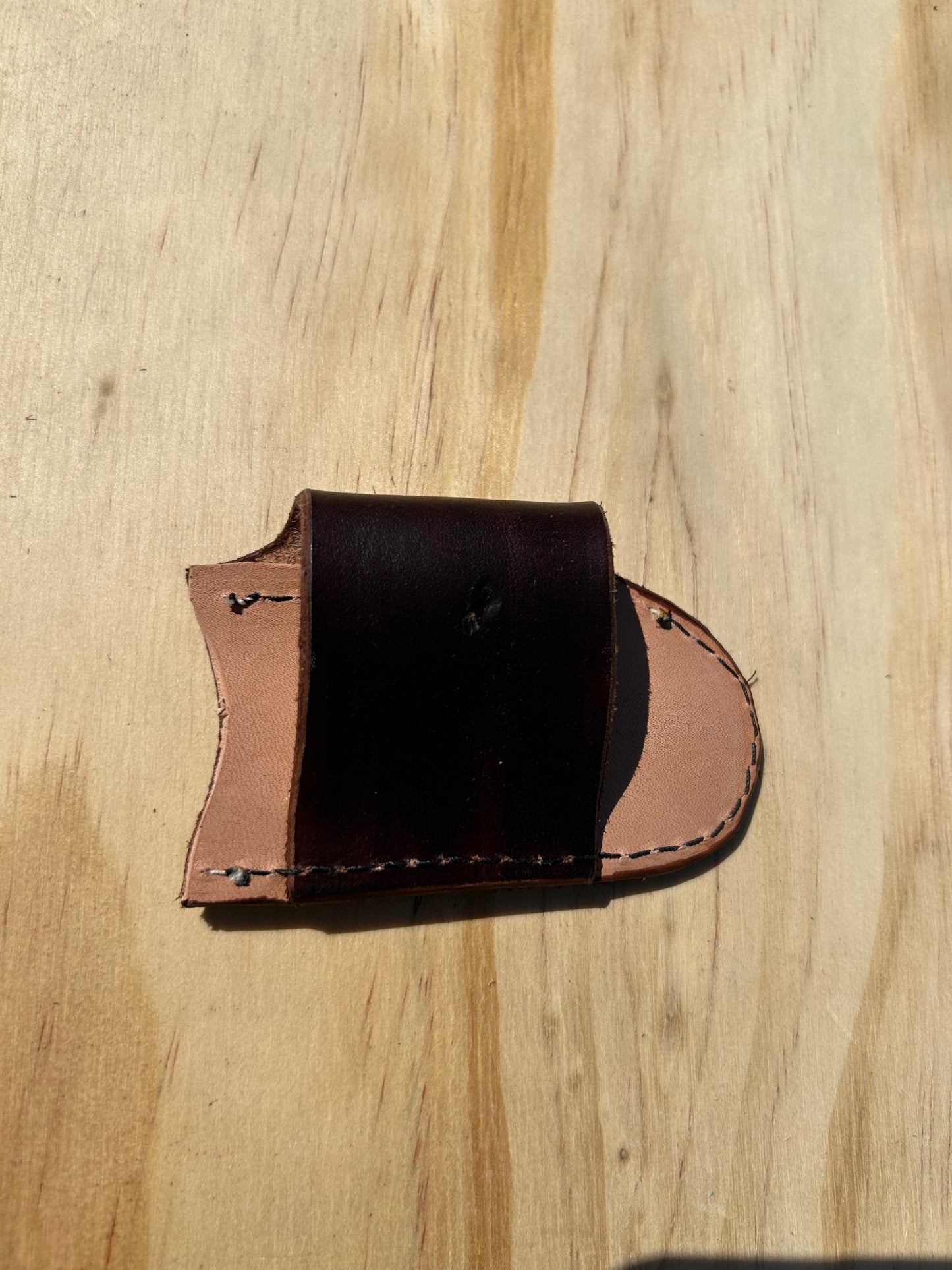 Oiled tooling sideways knife sheath